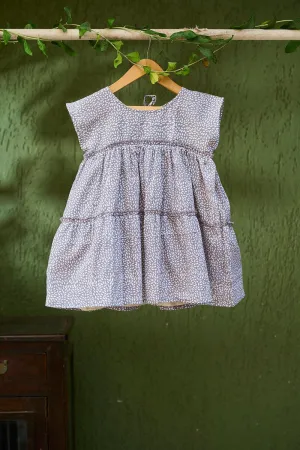 Twirl’ girls short sleeve tiered dress in grey hand block print cotton